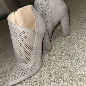 Elegant Gray Women's Ankle Boots